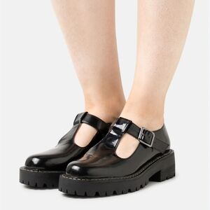 Madden Girl Thrivee  Mary Jane Platform Shoes Women's Size 7  M Adjustable Strap